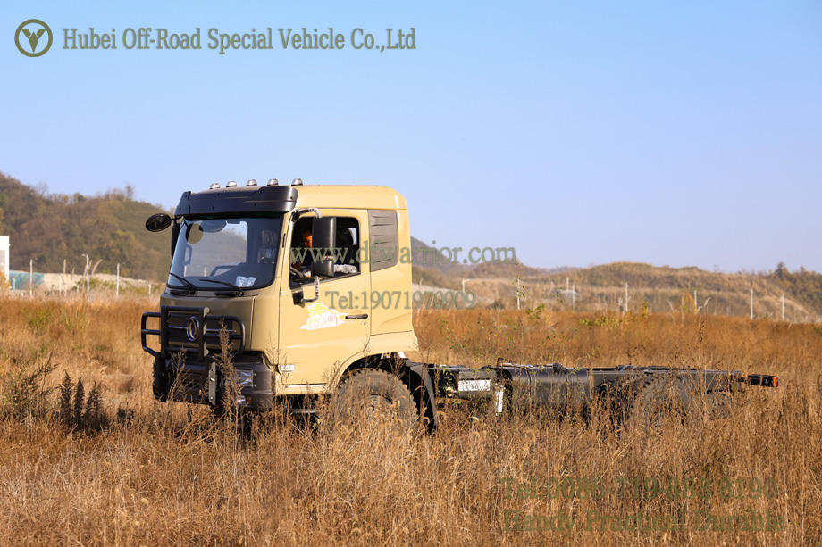 EQ1120 平顶 4x2 越野货运卡车路试演示