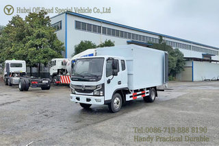 东风 四辆 驱动方式 平头厢式货车_出口专用卡车_4 驱动方式 白色卡车